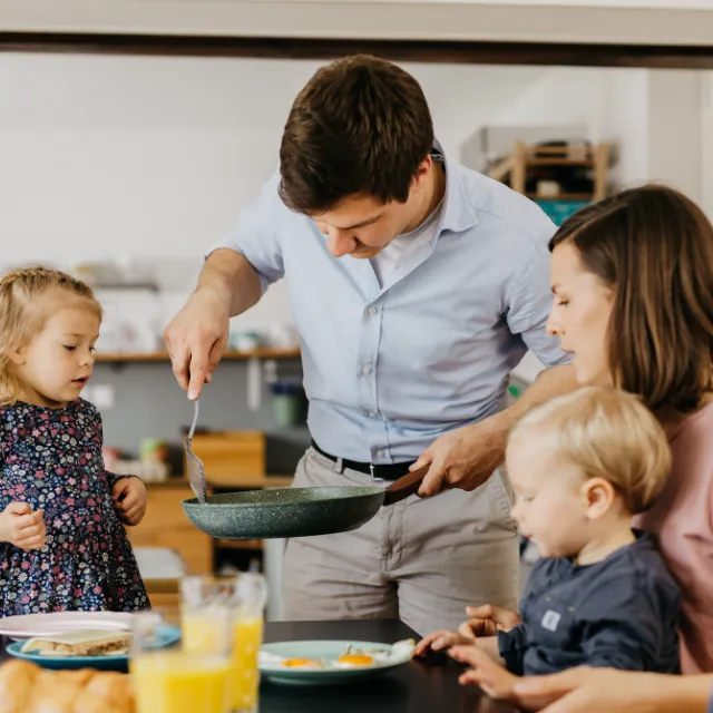 Make more informed food choices for your household. Boone helps you understand what your family is eating, track nutritional intake across meals, and build a clearer picture of diet quality over time.