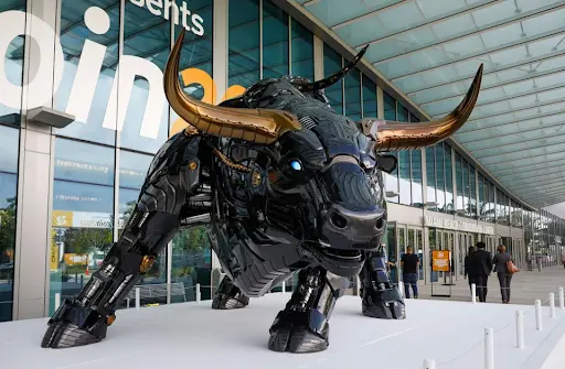 Tech replica of the NY Wall Street Charging Bull