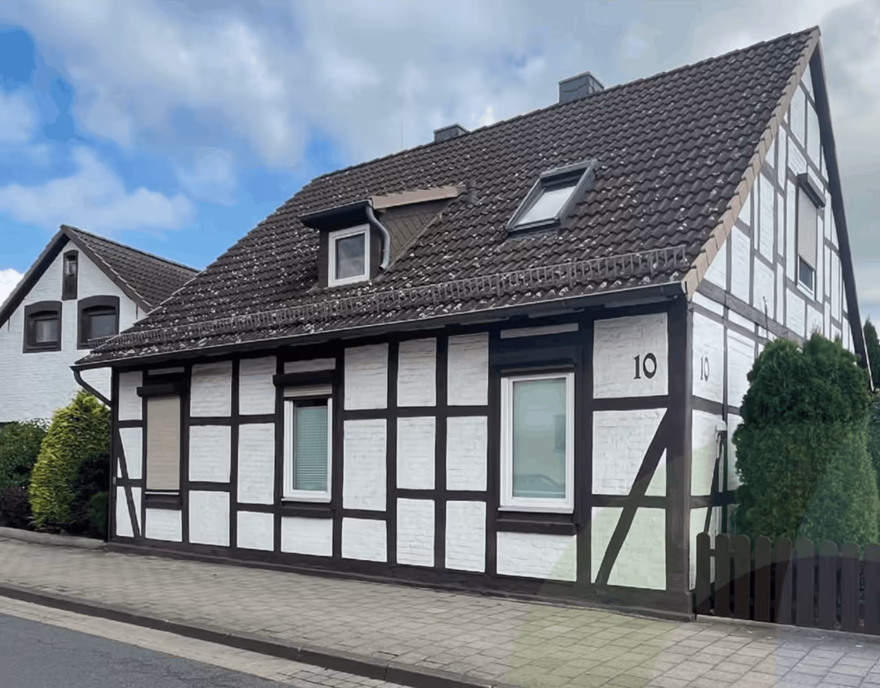 Bild eines alten Altbau-Fachwerkhauses in Niedersachsen