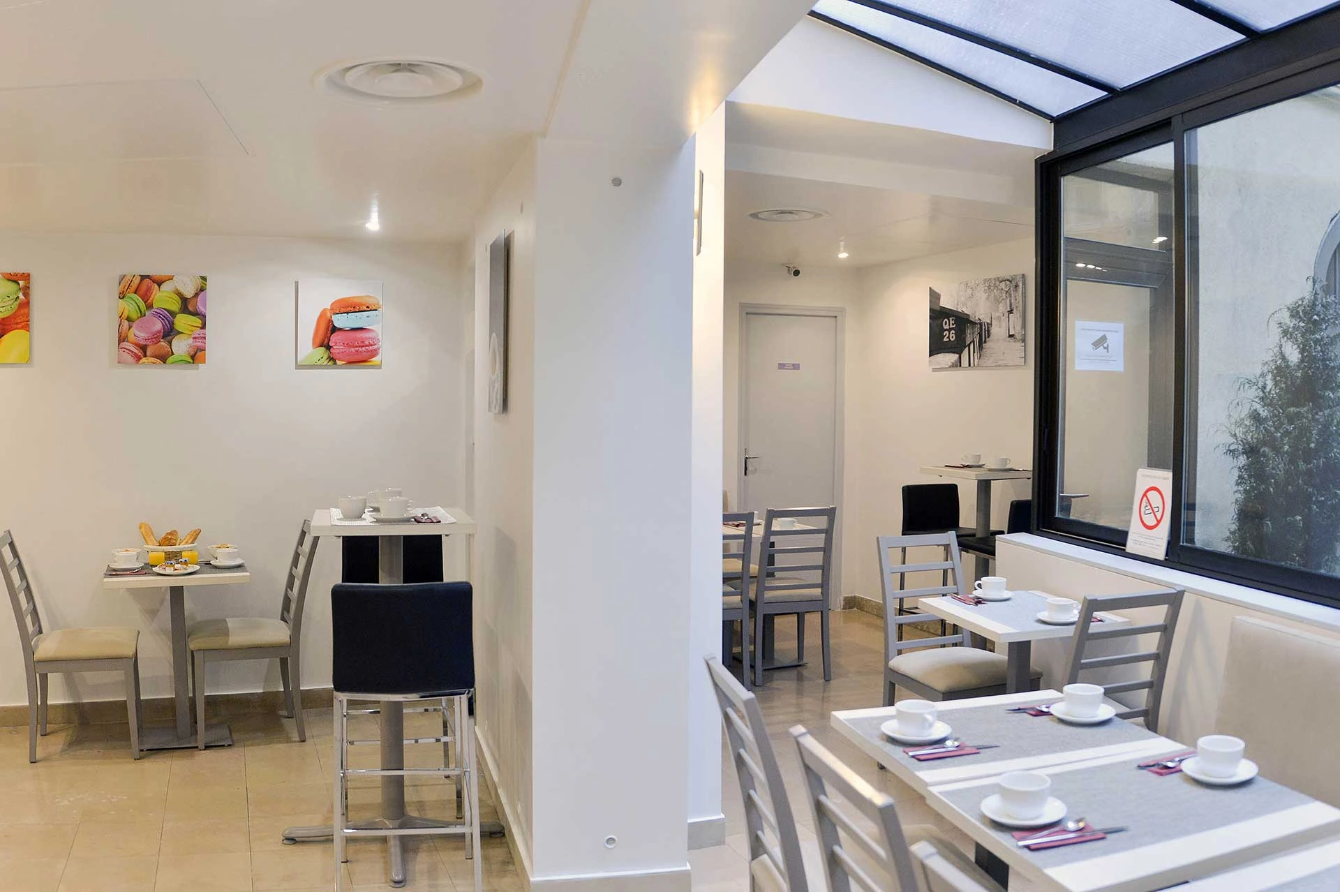 Hôtel Eugénie — Salle du petit déjeuner