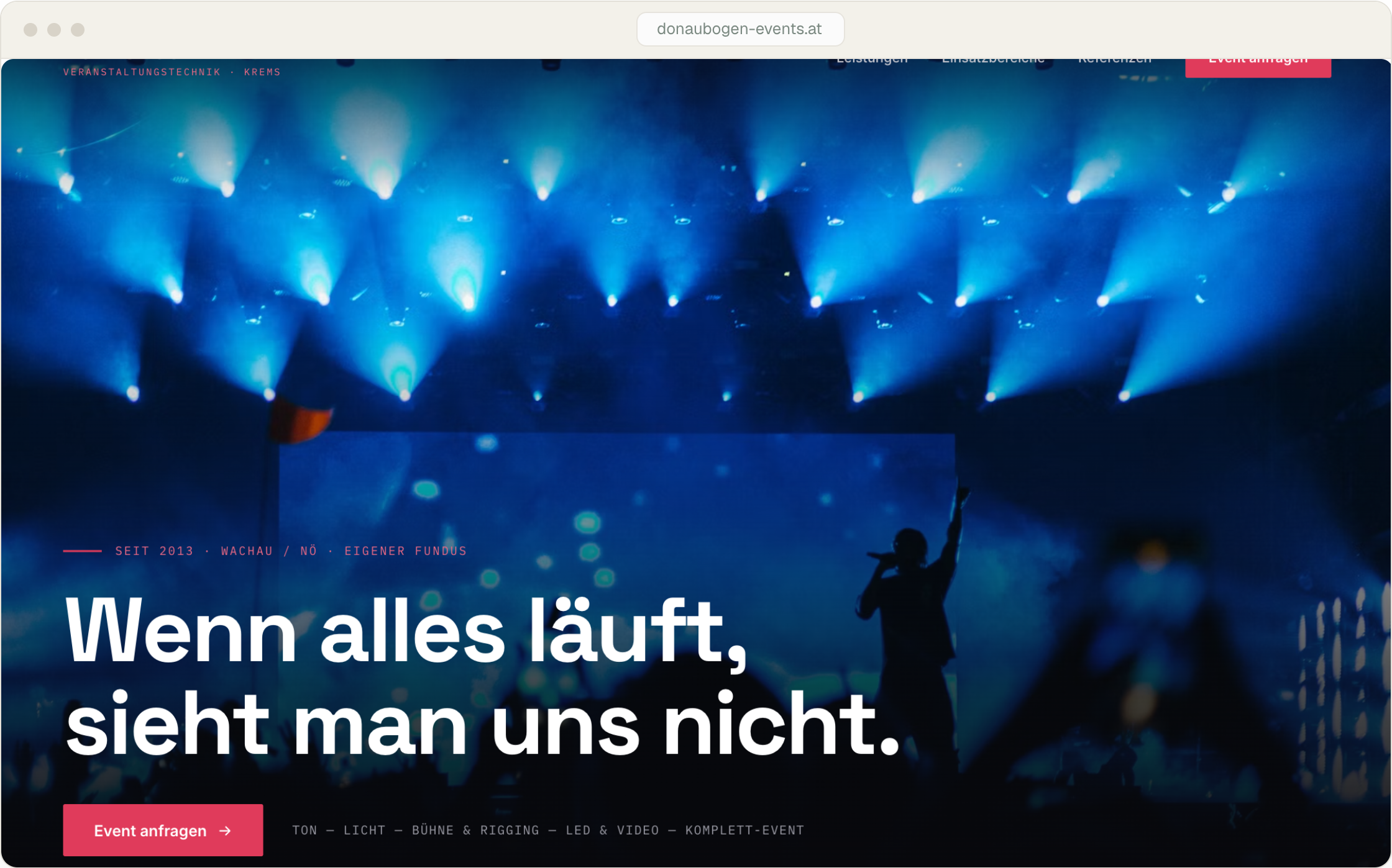 Moderne Crossfit-Box mit Hanteln, Infos zu Kursen, Mitgliedern, Coaches und Standort in Innsbruck.