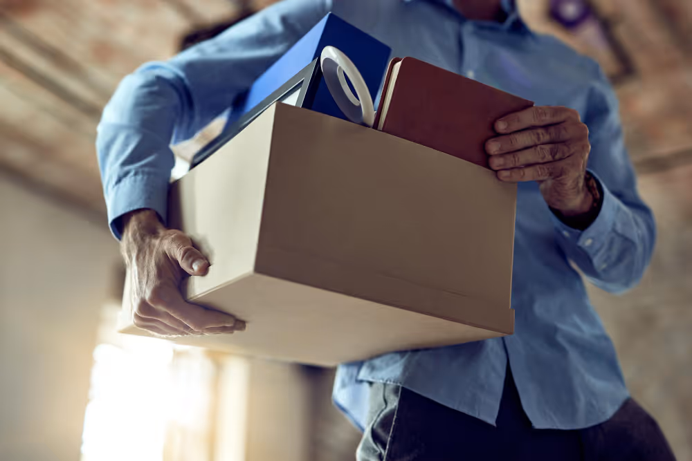 man die dozen draagt