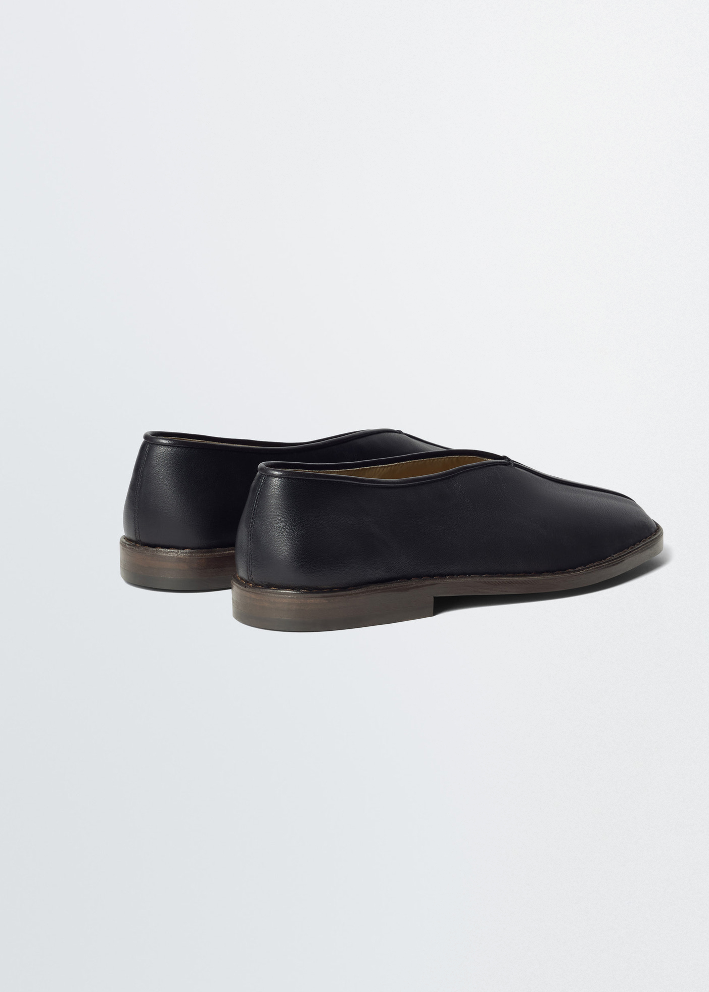 Flat Piped Slippers –– Shiny Nappa Lamb Leather (Black/Dark Chocolate)