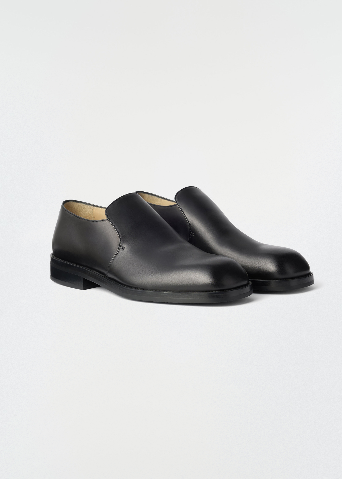 Formal Slip On –– Shiny Vegetable Leather (Black)