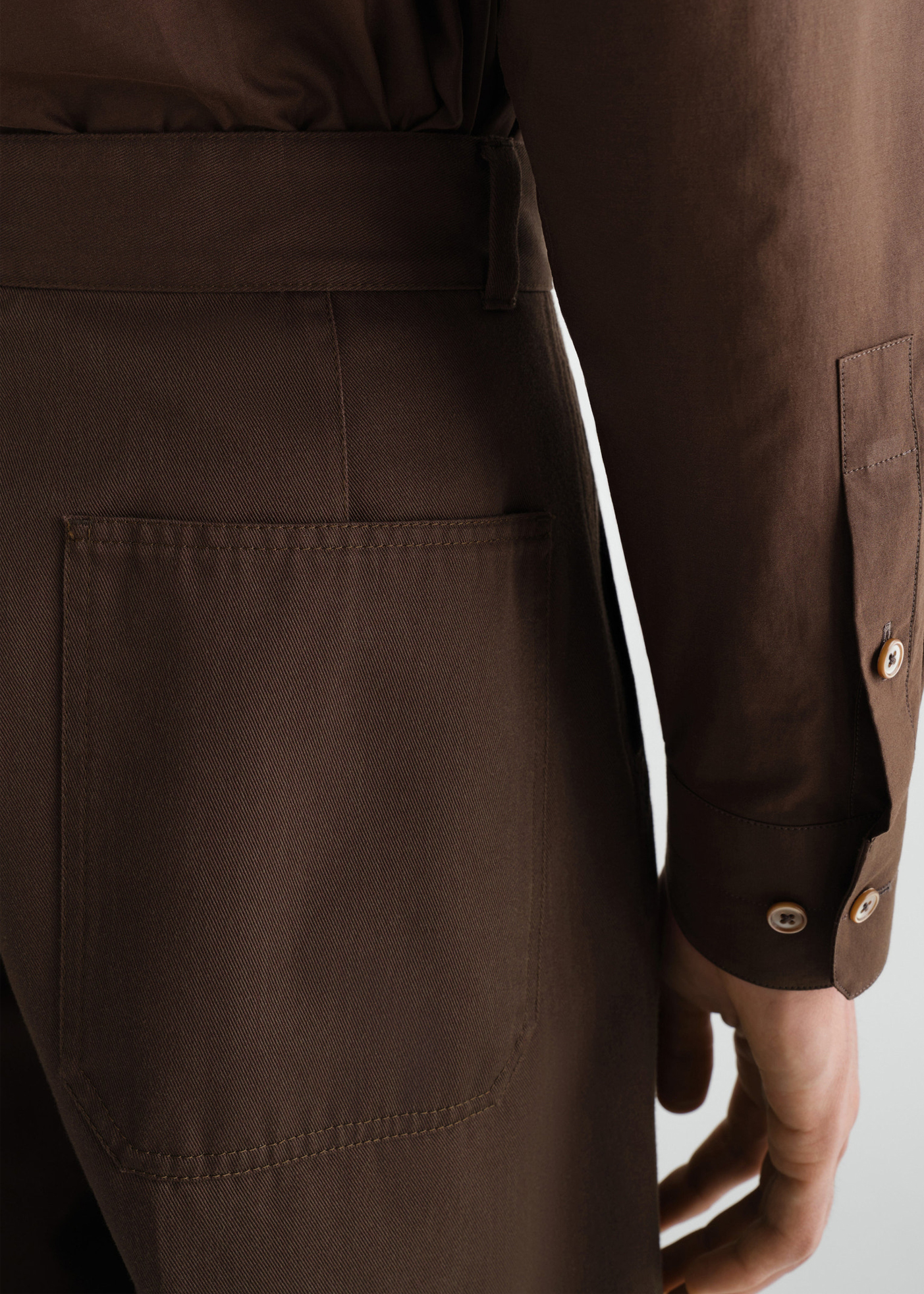 Barrel Pants –– Cotton Twill Blend (Carob)