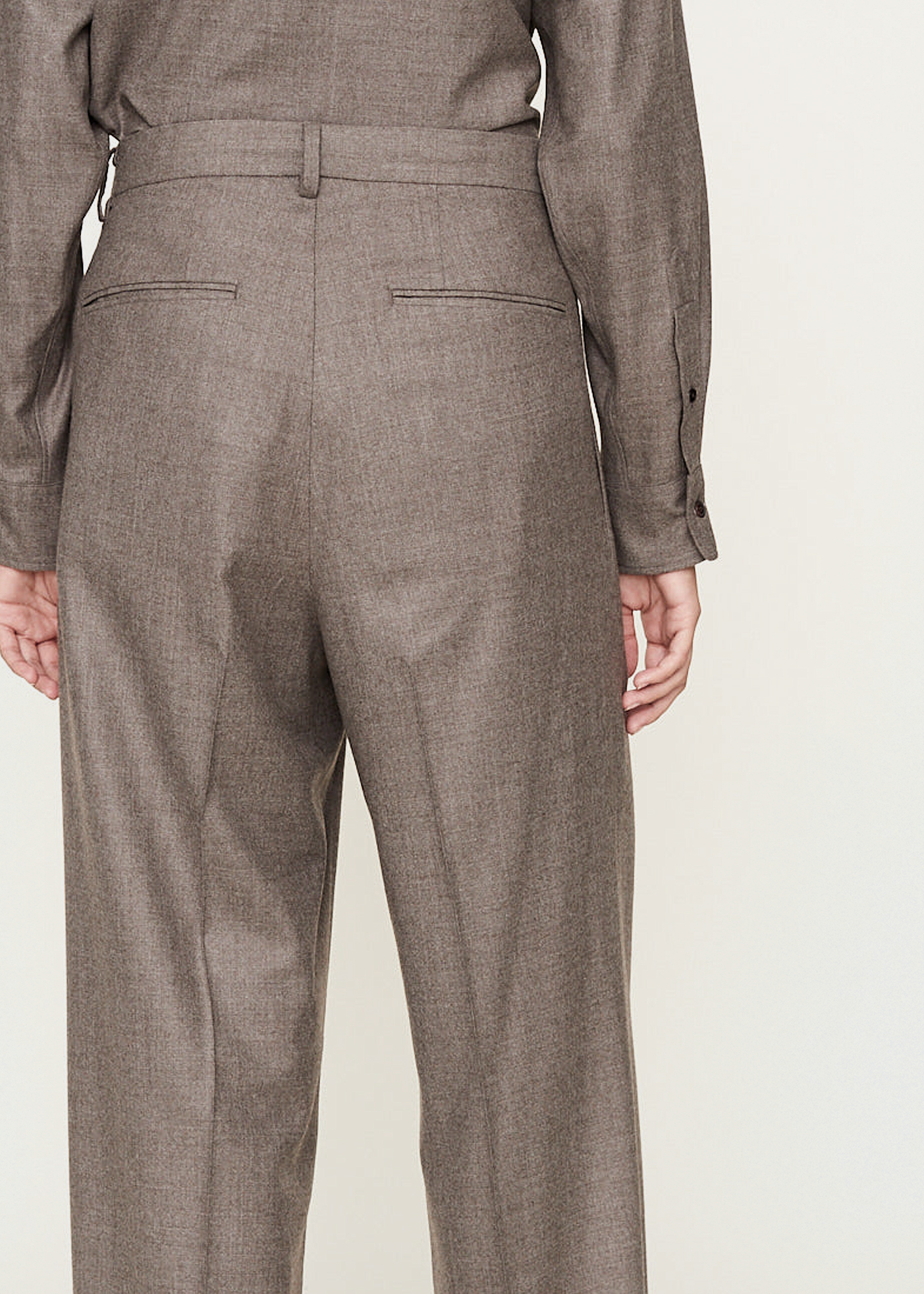 Super Light Wool Two-Tuck Slacks –– Top Brown