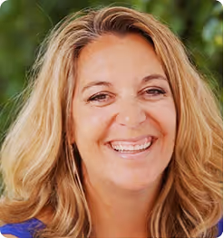 Headshot of Lynsy Bridgman