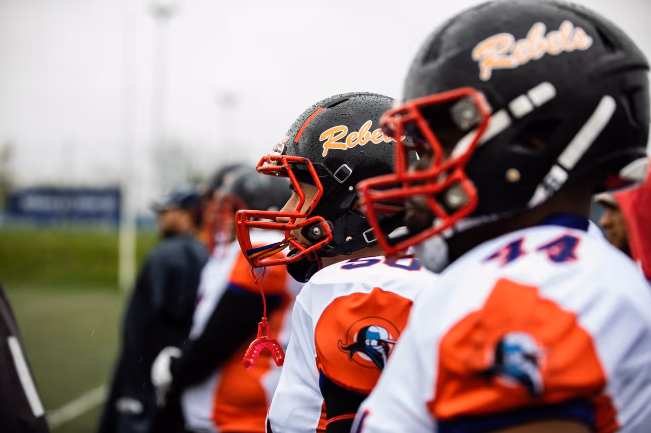 football players on the field