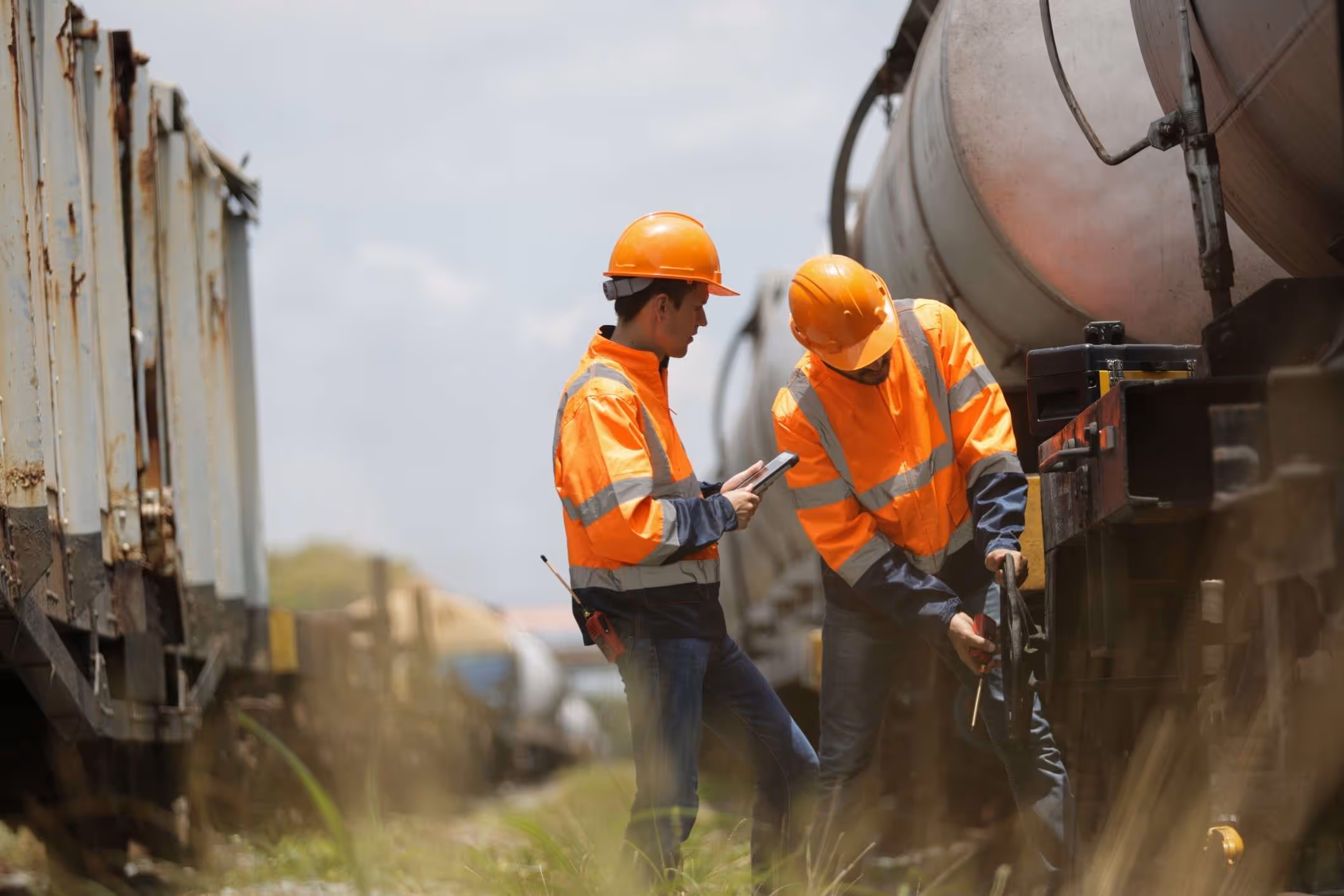 Railroad workers exposed to diesel exhaust. An Arizona railroad cancer lawsuit can help them get the medical care needed for resulting illnesses.