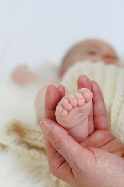 Pharmaceutical lawyer handling late pregnancy SSRI exposure and PPHN birth injury cases nationwide. Call for a free consultation at (800) 513-2403.