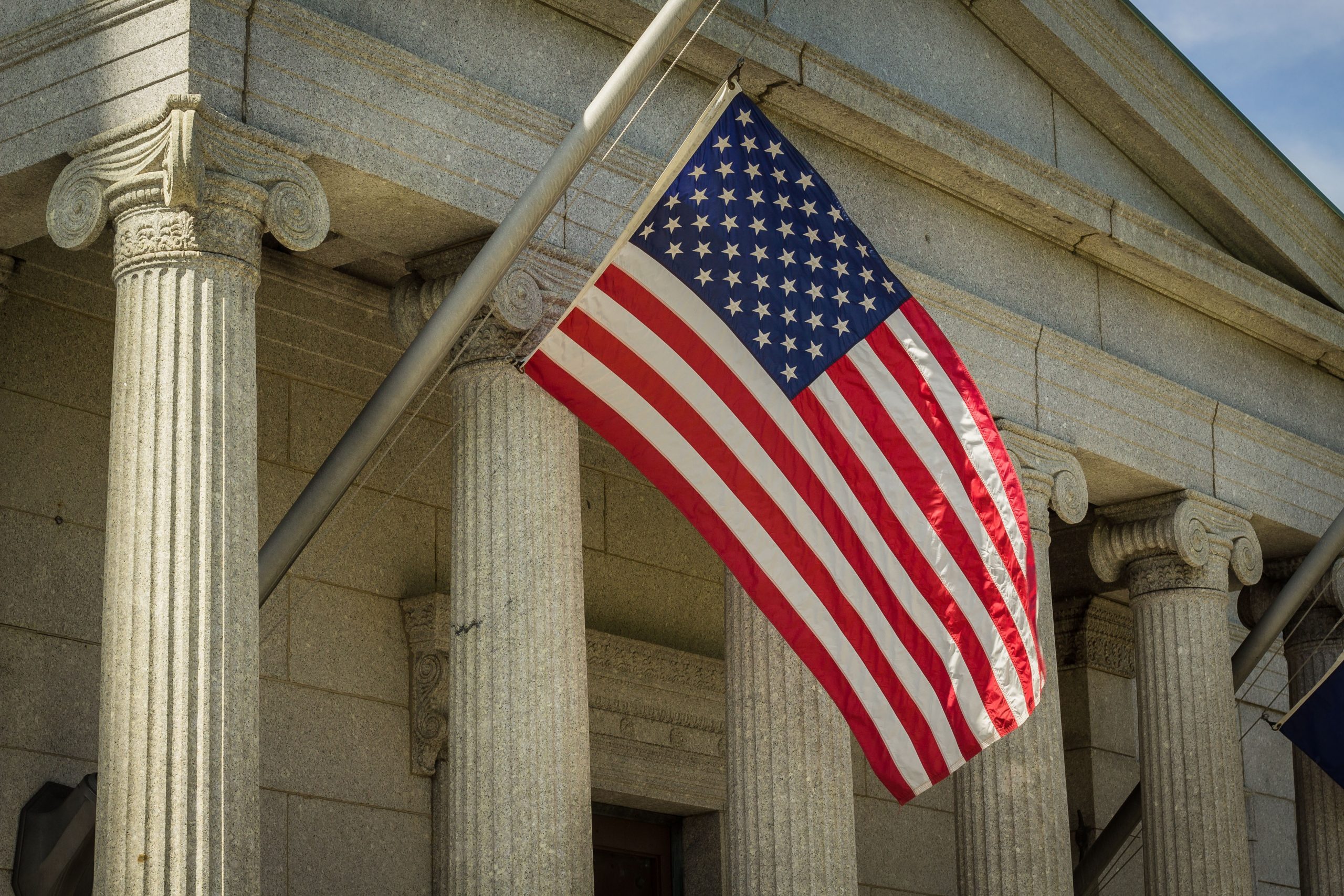 Cincinnati, Ohio Opioid Pharmaceutical Attorney reviewing the J&J Johnson Johnson Opioid Lawsuit and painkiller settlements. Call (800) 513-2403.