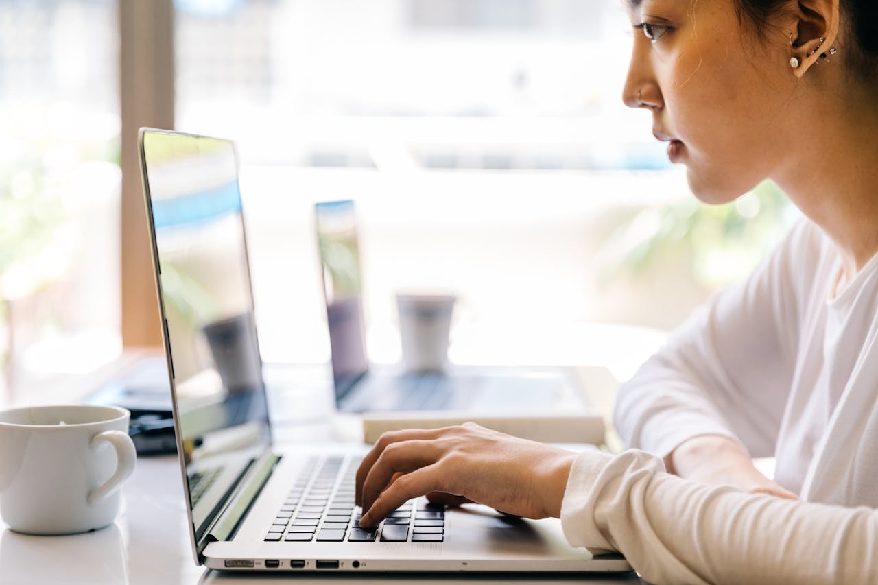 Health insurance companies face lawsuits over ghost networks and inaccurate mental health provider directories. Learn about your rights and recent legal actions against major insurers.