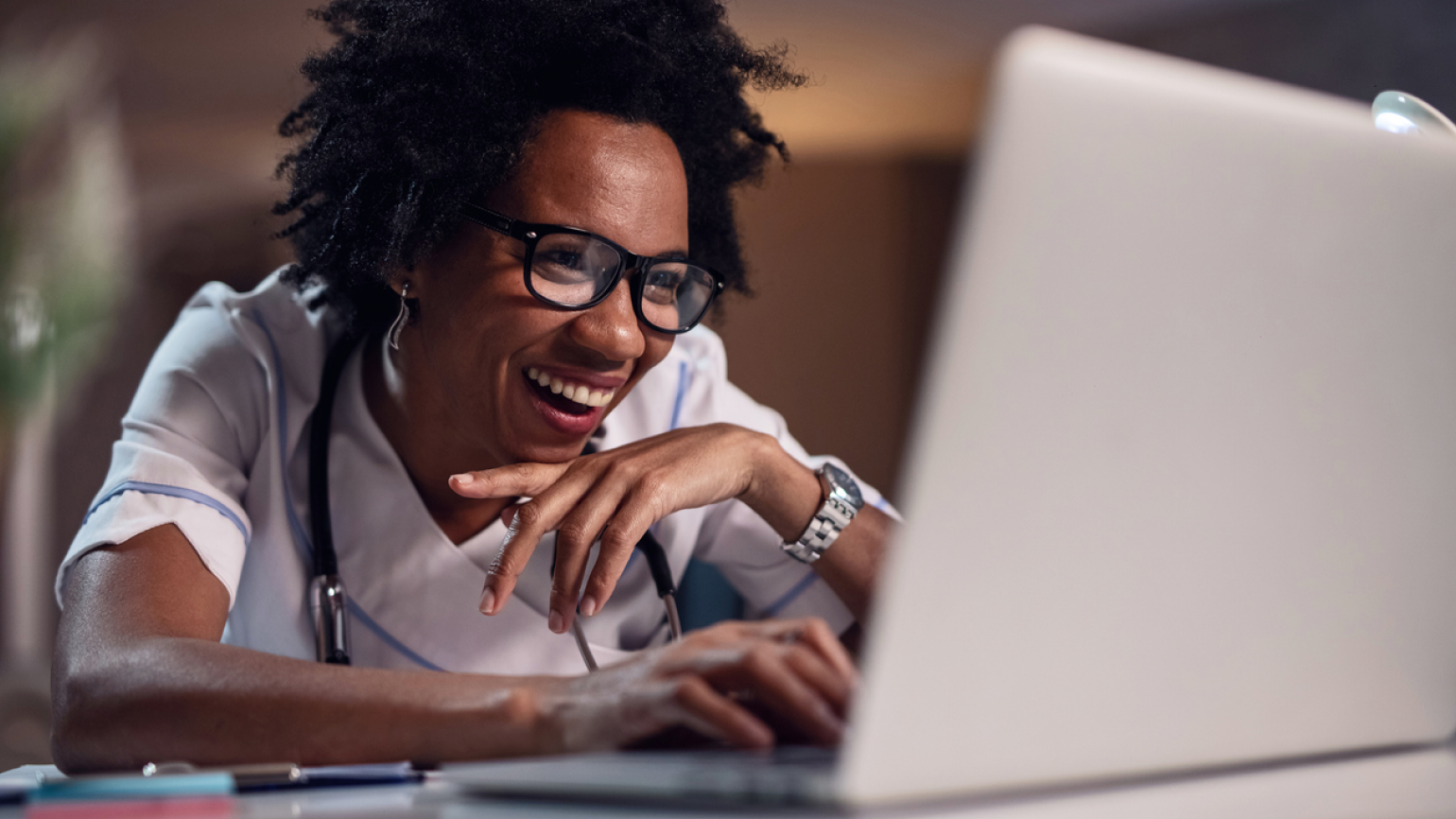 How to Leverage Employee Referrals to Increase Hiring Event Attendance