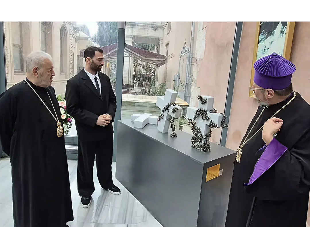 Mezunumuz Roben Divarcı’nın Eseri Mesrob Mutafyan Kültür Merkezi’nde Sergilenecek