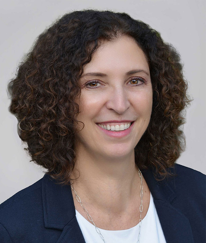 Headshot Photo of Lisa James