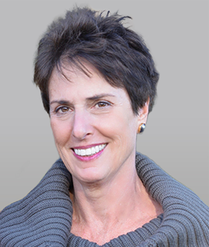 Headshot Photo of Lori Zager
