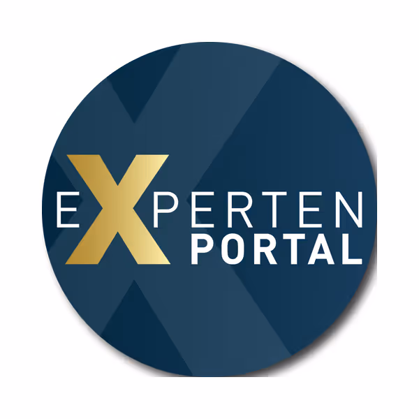 Logo mit dem Schriftzug Expertenportal, wobei das X in Gold und der Rest in Weiß auf dunklem Hintergrund ist.