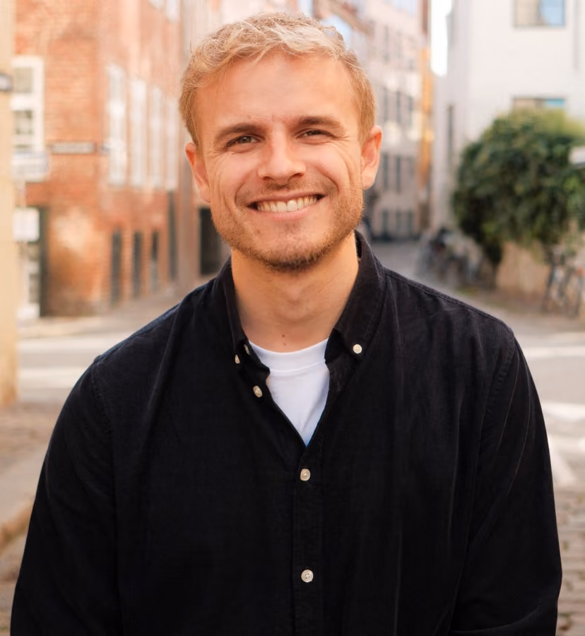 Portræt af Jonas Steen-Hansen, Digital Designer og Co-founder hos Final Final