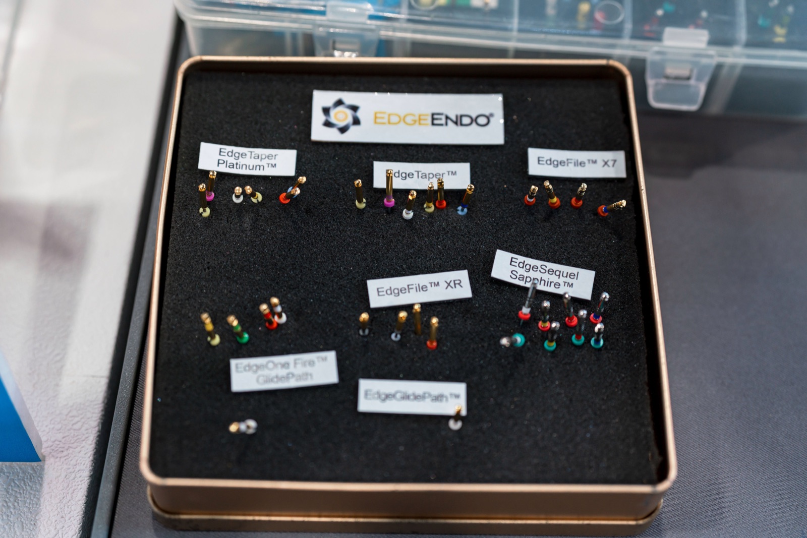 湧傑展位的 EdgeEndo 根管銼針產品陳列