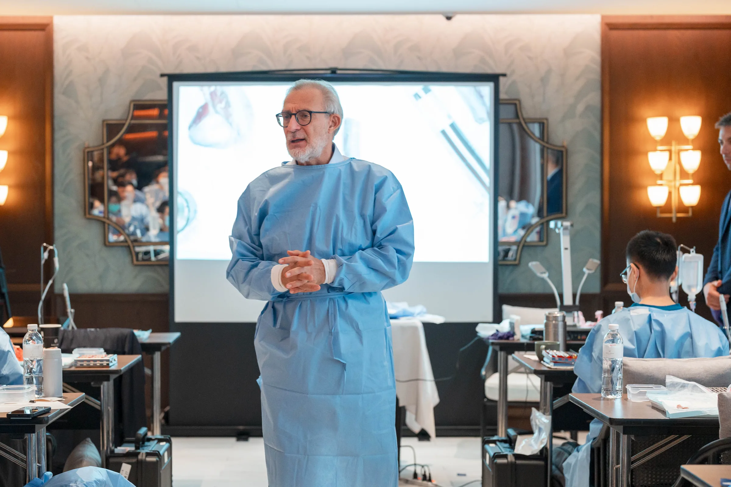 Dr. Mauro Labanca 於 Mectron 實作課講解，2025 台北