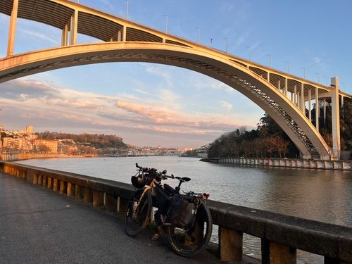 image of cycling community event (for a bicycle shop)