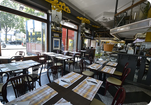 Interno del ristorante All'oca di pulcinella