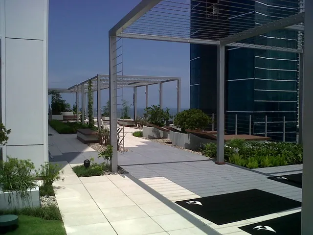 Atracit keramika v vidokih podih, ki zahtevajo lepoto in kvaliteto