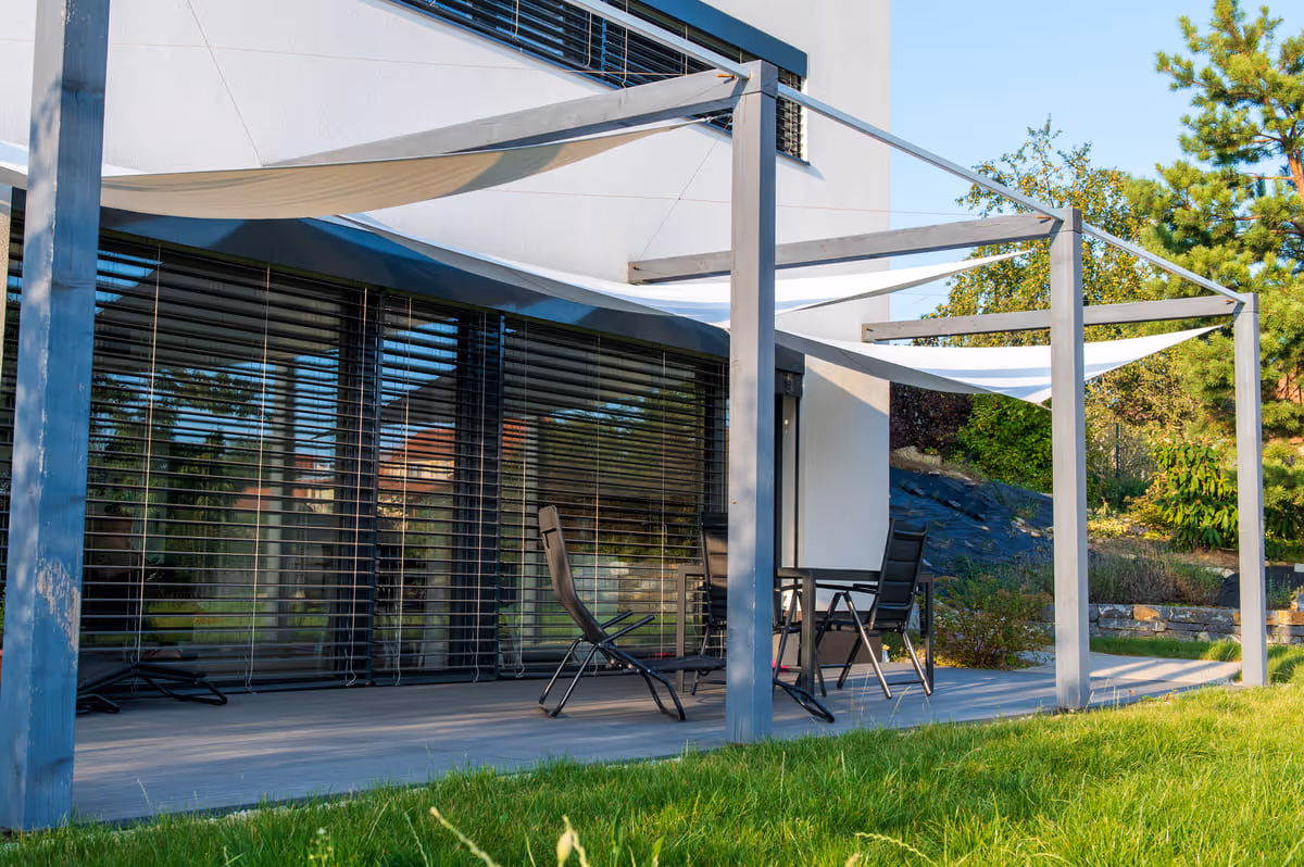 Baie vitrée donnant sur jardin