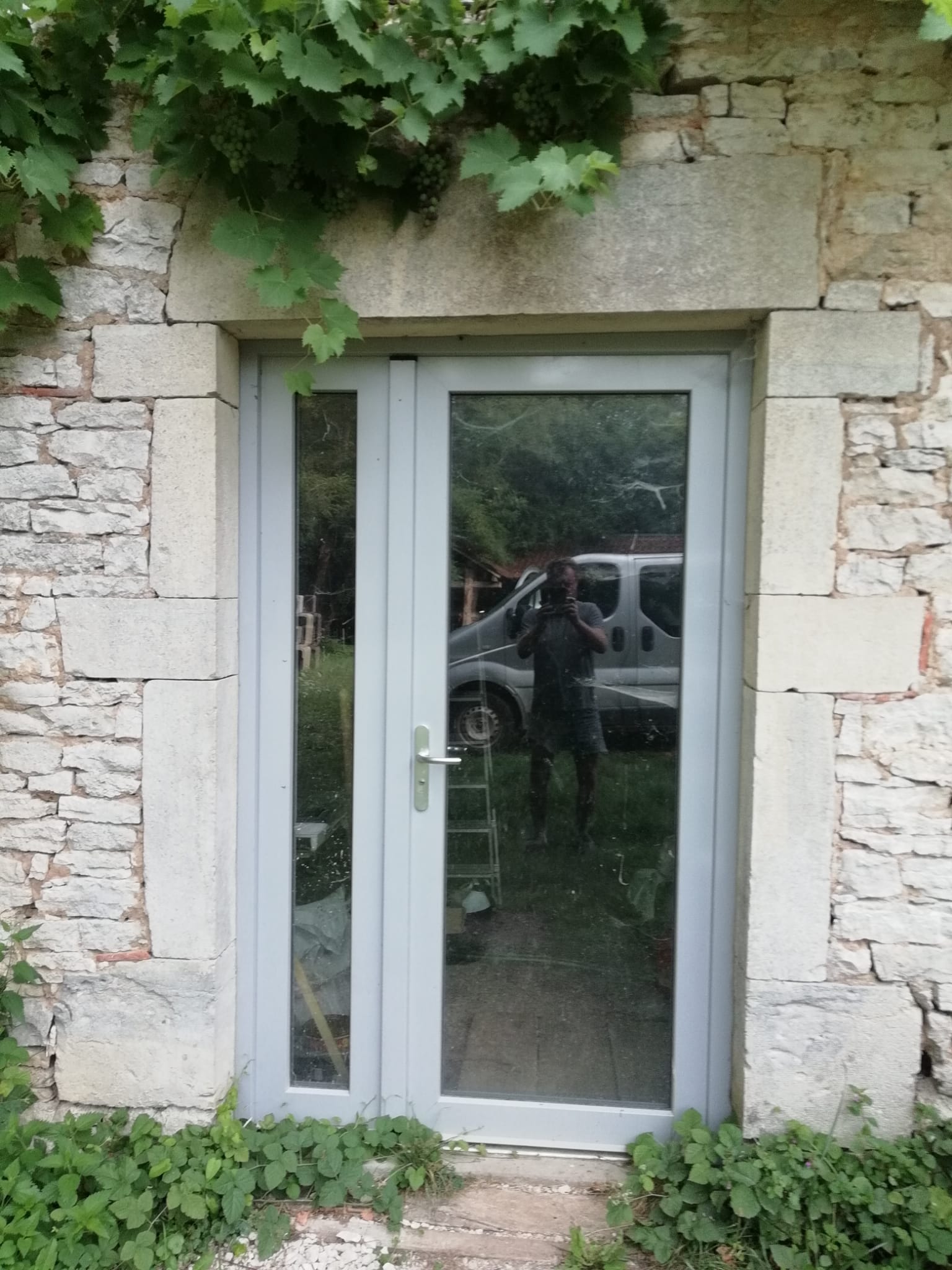Porte d'entrée Aluminium à Chenevrey et Morogne