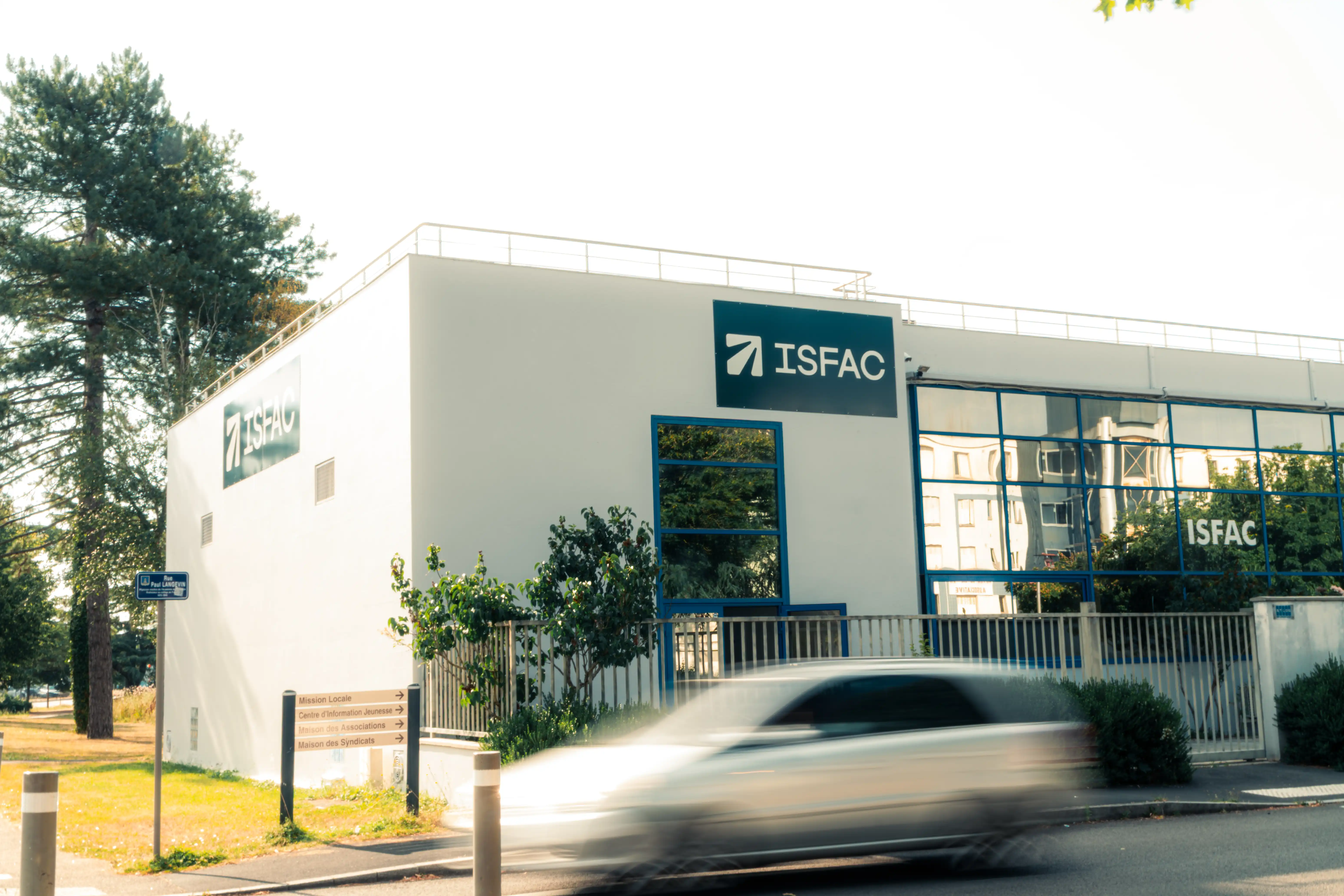 Vie étudiante sur les campus ISFAC de Poitiers, Niort et La Rochelle