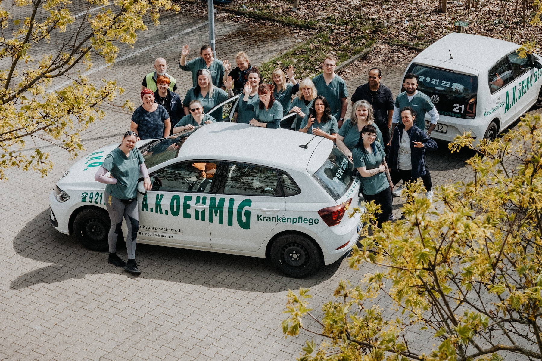 Pflegerin mit zwei Klienten