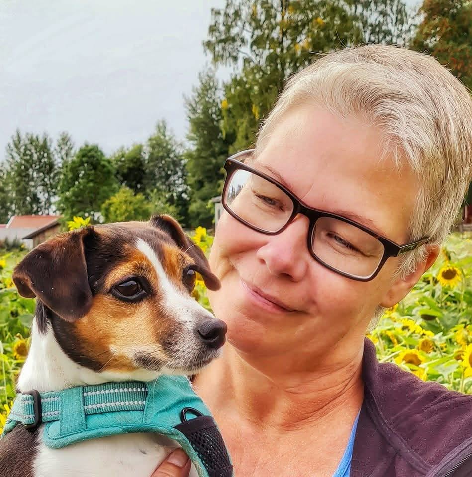 [background image] image of picturesque nearby location (for a bed & breakfast)