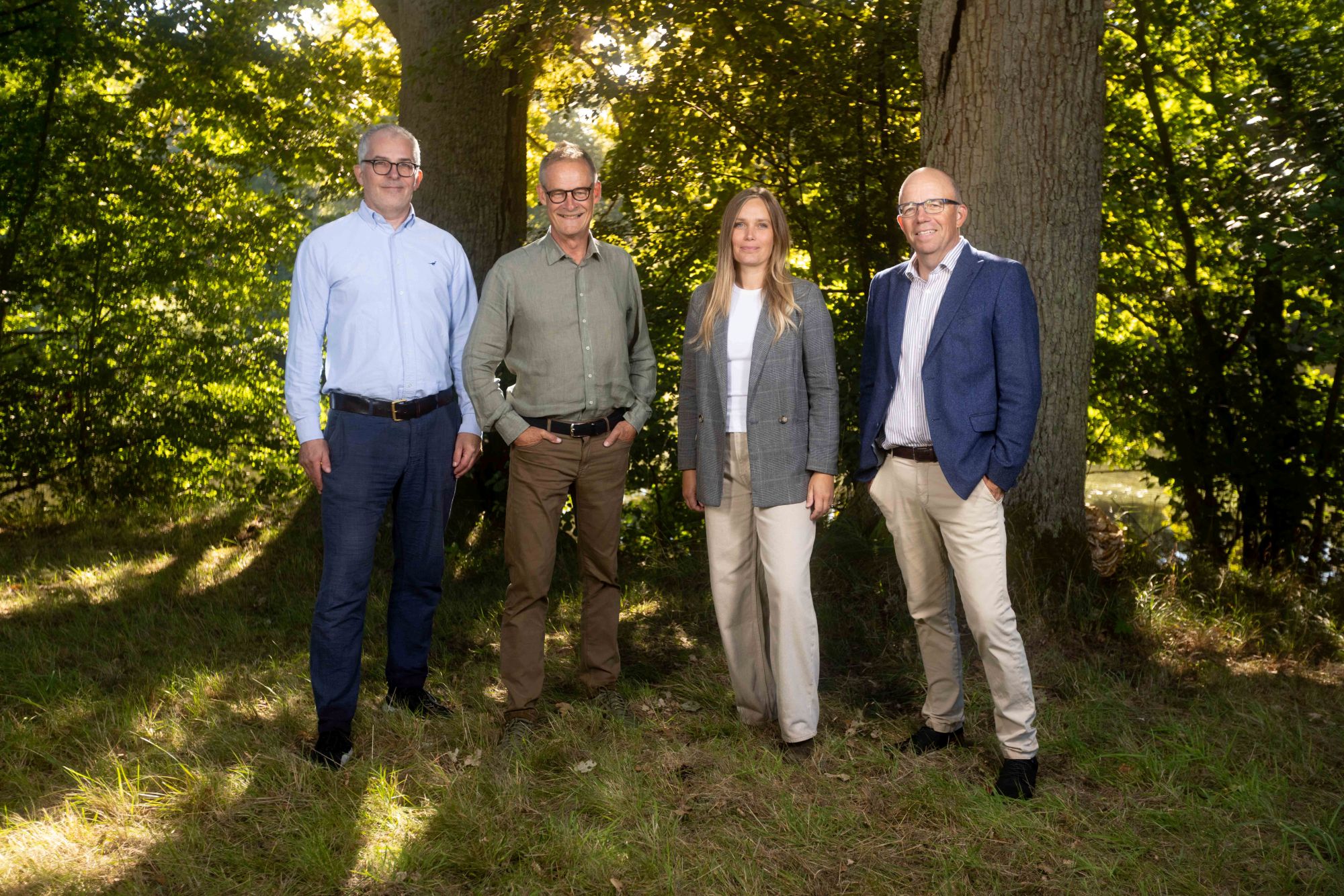 Holdet bag VICA WOOD fotograferet i skoven