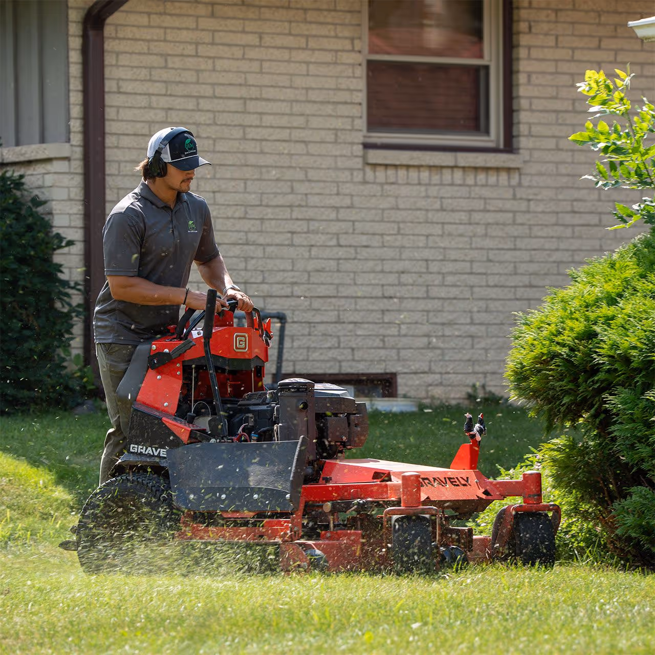 clean and well maintained lawn jem lawn care