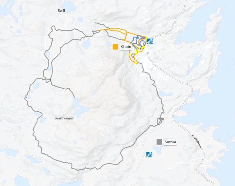 Kart som viser skiløyper i området Kilbotn og Sørvika med fargede ruter for ulike løyper og veier.