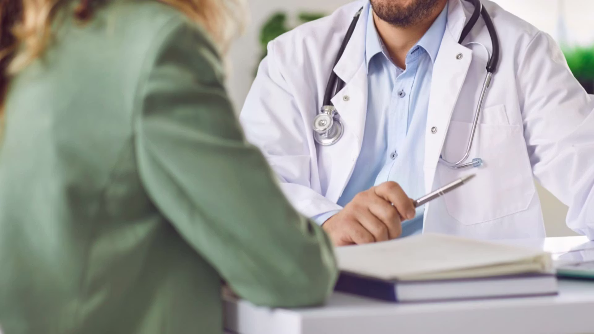 Doctor consulting with a patient about endometriosis excision and treatment options from the best endometriosis specialist in Los Angeles, CA.