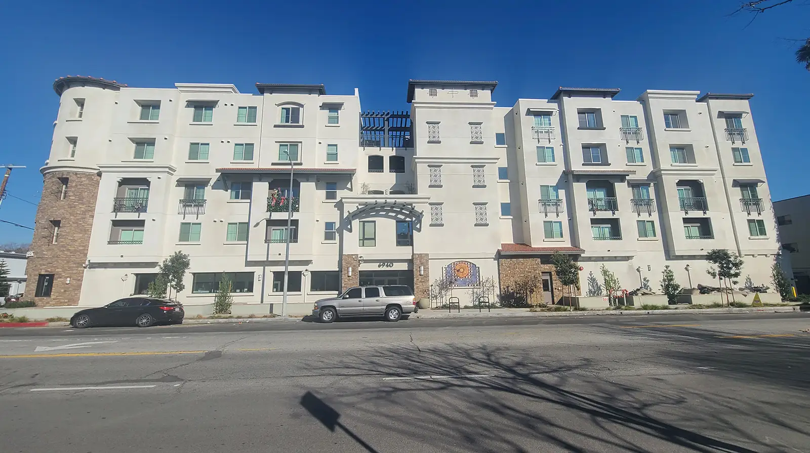 Bell Creek Apartments - Canoga Park 