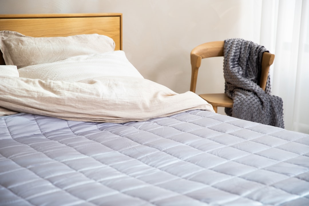 dust-mite-proof mattress cover on a bed dust-mite-proof mattress cover on a bed