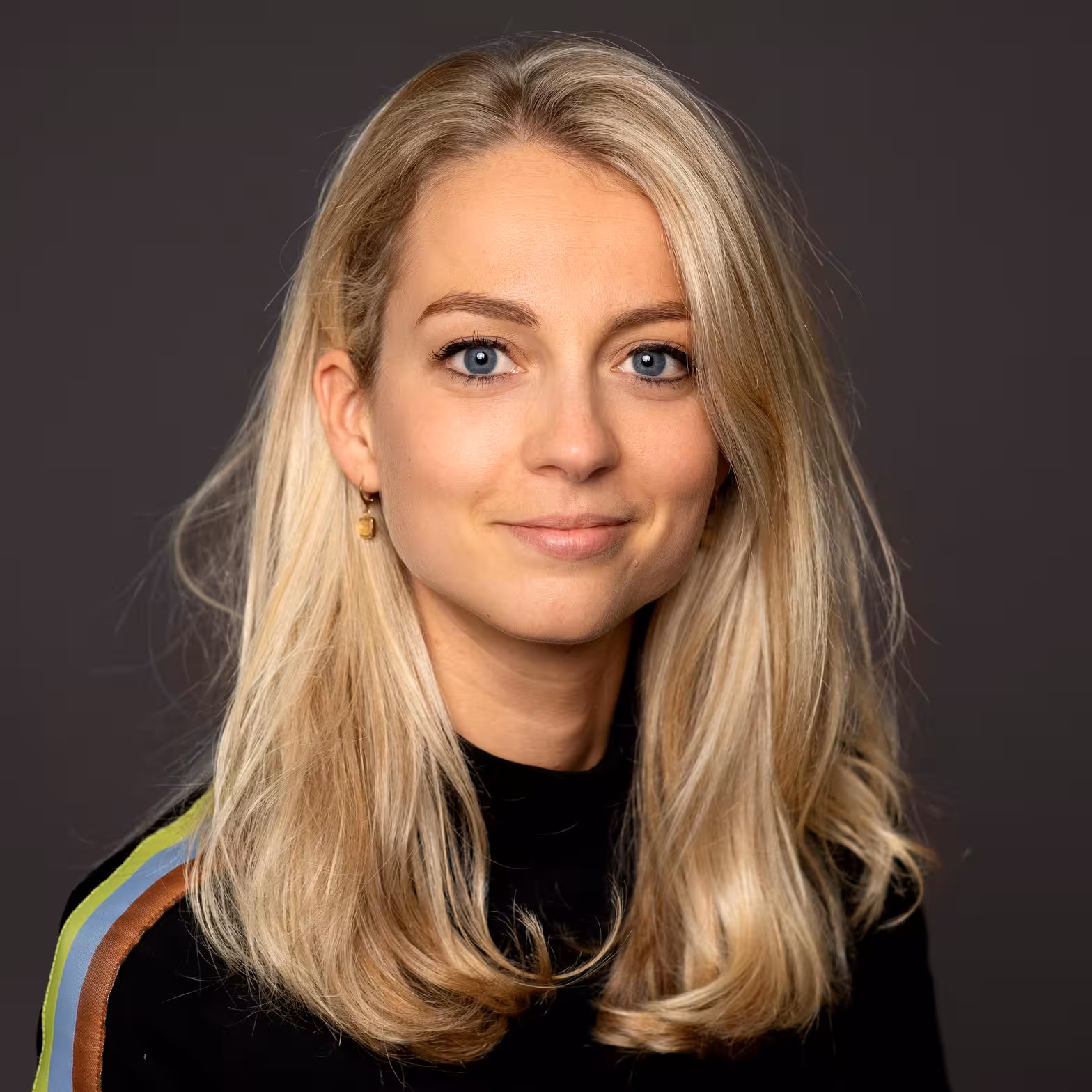 Dr. Julia van Steenhoven