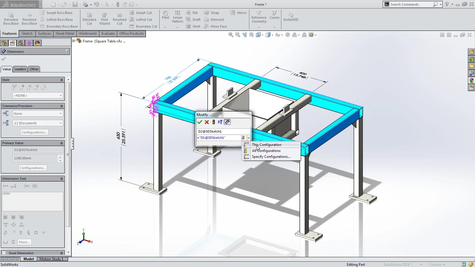 Model ramy stołu kwadratowego w programie SolidWorks z wyświetlonym menu konfiguracji i wymiarami.