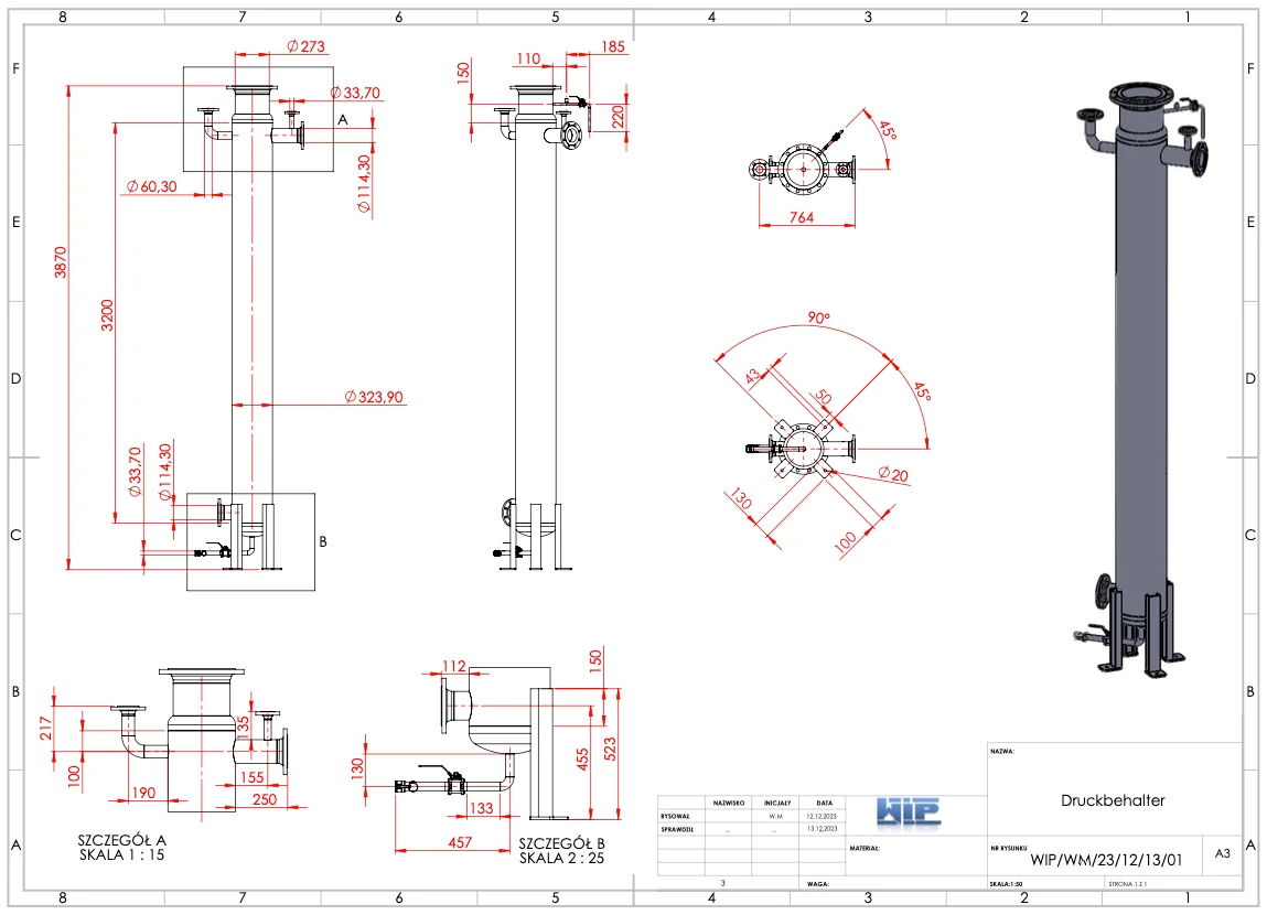 Duży cylindryczny stalowy zbiornik ze złączami umieszczony w hali przemysłowej.