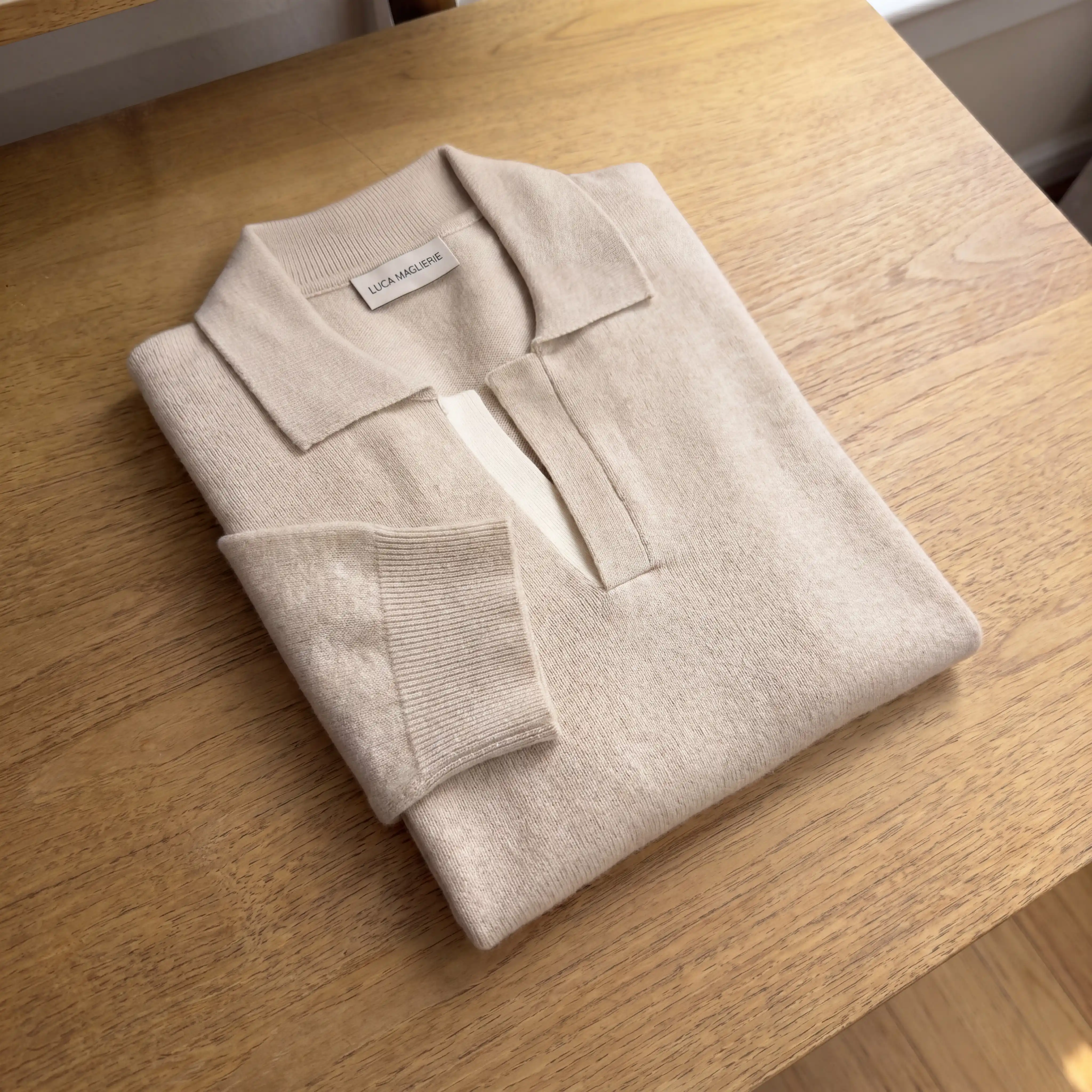 beige t shirt picture