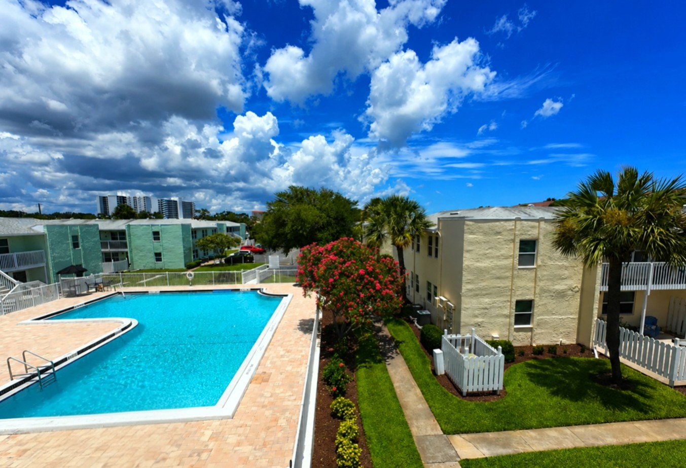 Drone shot of Marina Vista exterior and surrounding area