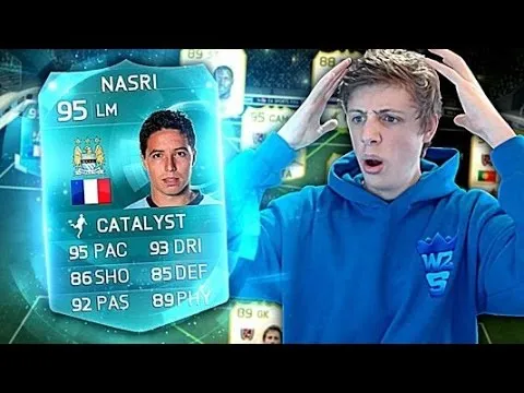 WS2 popular gamer has different youtube merchandise.