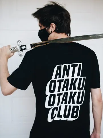 ElRubius has interesting merch ideas and unique designs.