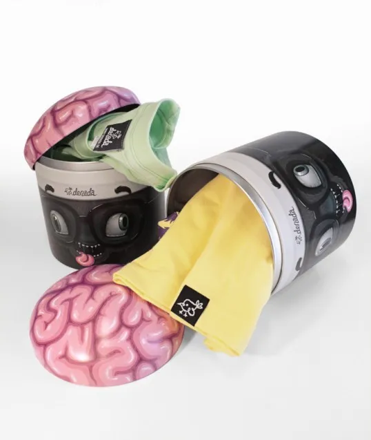 Sending clothes with in human head parcel is a style choice.