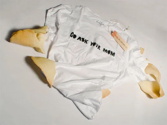 t-shirt-packaging-design-the-fortune-tee-02