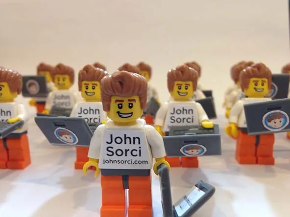 With Lego figures you create custom business cards unofficially.
