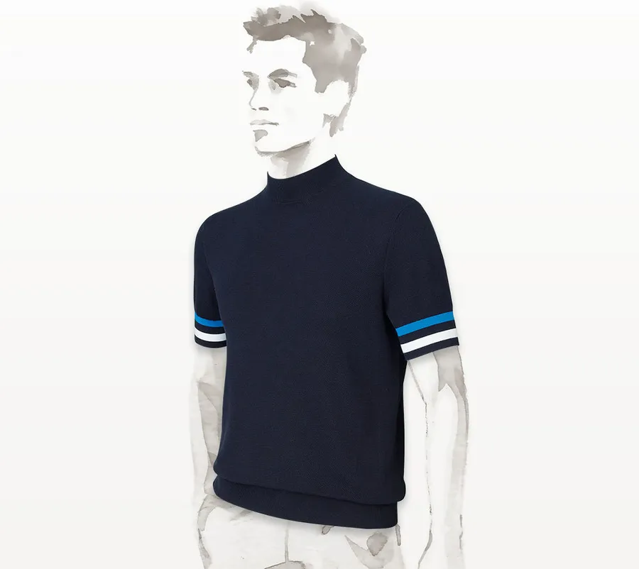 Hermès expensive T shirt in luxurious fabrics, Parisian chic style and classic craftsmanship, a luxury fashion brand with over a century of history.