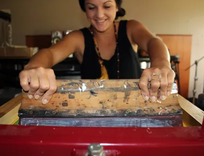 screen printing with squeege